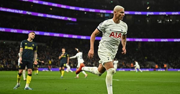 Atacante capixaba fez dois gols na vitória do Tottenham sobre o Newcastle neste domingo (10), pelo Campeonato Inglês