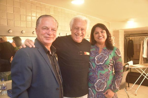 Diretor Regional do Sesc, Bruno Negris e Nilceia, receberam o ator Antônio Fagundes
