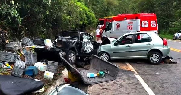 Polícia Rodoviária Federal (PRF) informou que a batida ocorreu no km 64 da rodovia em Marechal Floriano, na Região Serrana