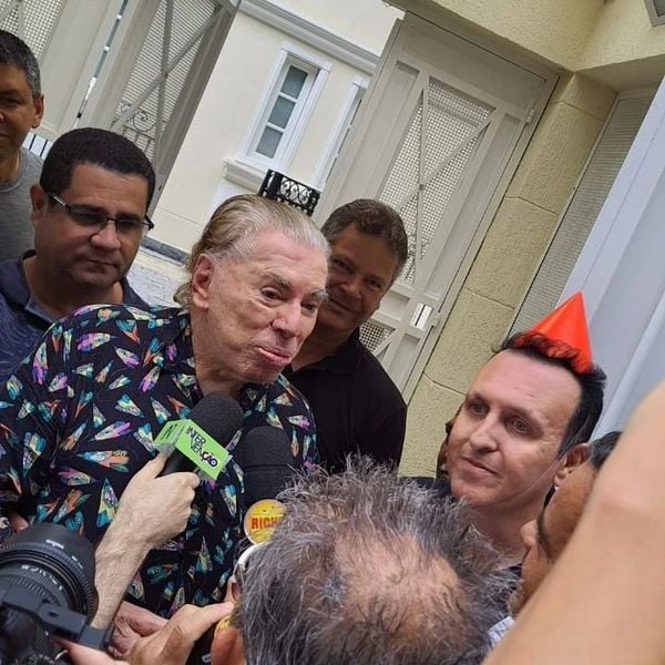 Silvio Santos em aparição no aniversário de 93 anos