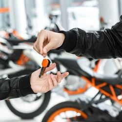 Dados da Abraciclo indicam que foram emplacadas, somente em abril, 182.720 motocicletas, alta de 7,3% em relação ao ano passado