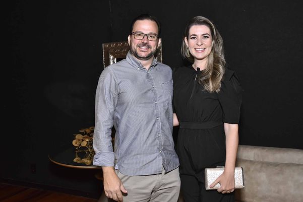 Anderson Lovatti e Karol Simonasse 