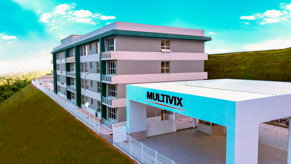 Além das parcerias com hospitais e instituições públicas, a Multivix tem investido na estruturação do curso de Medicina na região para formar profissionais prontos para o mercado