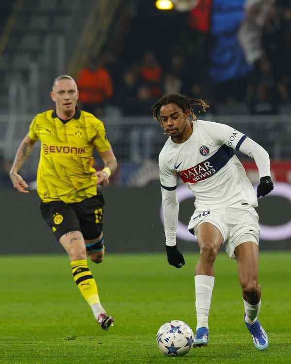 PSG e Dortmund fizeram jogo agitado e recheado de gols perdidos