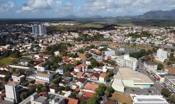  Aracruz foi a terceira cidade do Brasil com mais de 100 mil habitantes que mais gerou emprego no ano passado
