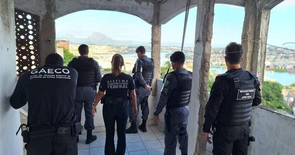 Grupo do MPES, com apoio de outros órgãos, cumpre nove mandados de prisão temporária e seis de busca e apreensão na Serra e em Vila Velha nesta sexta-feira (15)