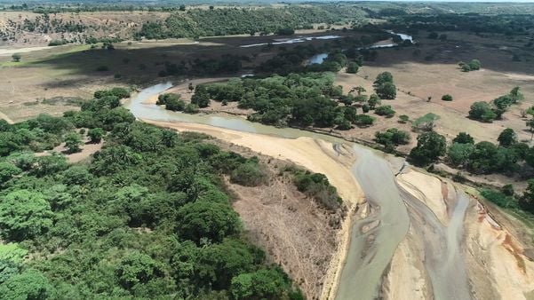 undefined por Raphael Verly