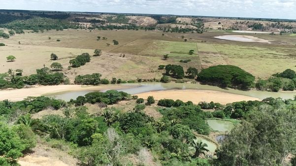 undefined por Raphael Verly