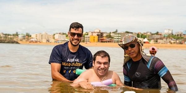 Marataízes abre inscrições para banho de mar com acessibilidade