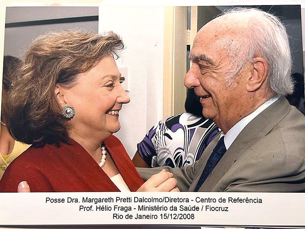 Com o marido, o professor Cândido Mendes por Acervo pessoal