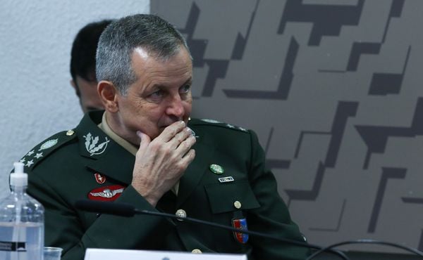 O comandante do Exército, general Tomás Ribeiro Paiva