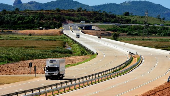 Inaugurada em dezembro de 2023, na Serra, a rodovia segue às escuras após um ano e meio da abertura para os veículos