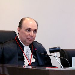 O mandato de Samuel Meira Brasil Jr. termina no próximo dia 11. Em entrevista exclusiva à coluna, ele falou sobre concurso para magistrados, comarcas digitais, produtividade, relação com a OAB, a situação do Arquivo Geral e mais