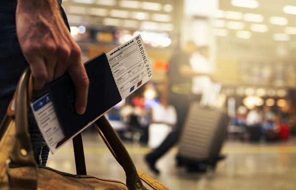 Passagem aérea, aeroporto