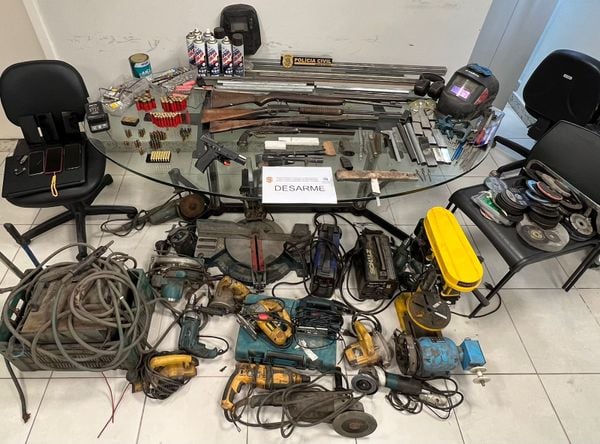 Polícia desarticula fábrica clandestina de armas na Grande Vitória
