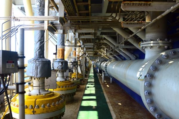 Navio-plataforma Anna Nery da Petrobras na Bacia de Campos por Carlos Alberto Silva
