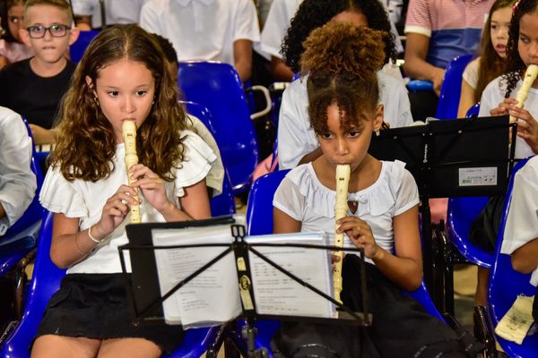 Formatura de instrumentistas e intérpretes de Libras da ICM por Rodrigo Gavini