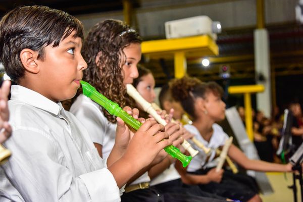 Formatura de instrumentistas e intérpretes de Libras da ICM por Rodrigo Gavini