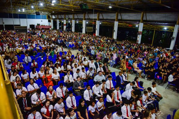 Formatura de instrumentistas e intérpretes de Libras da ICM por Rodrigo Gavini