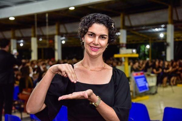 Formatura de instrumentistas e intérpretes de Libras da ICM