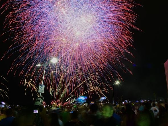 Inauguração da orla de Cariacica teve show de fogos por Vitor Jubini