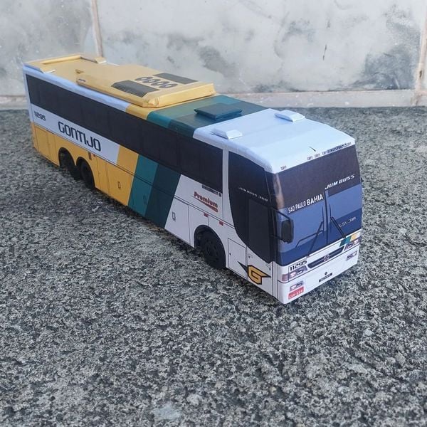 William de Oliveira faz sucesso nas redes sociais com reproduções de "busões" por Reprodução/Instagram/@wp_minibus