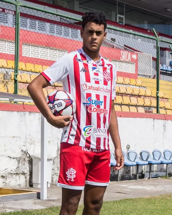 Lucas Rabello é filho de Souza 'Caveirão', ex-atacante do Flamengo