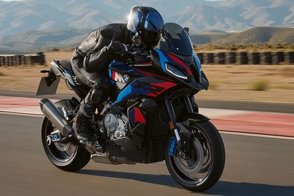 BMW M 1000 XR