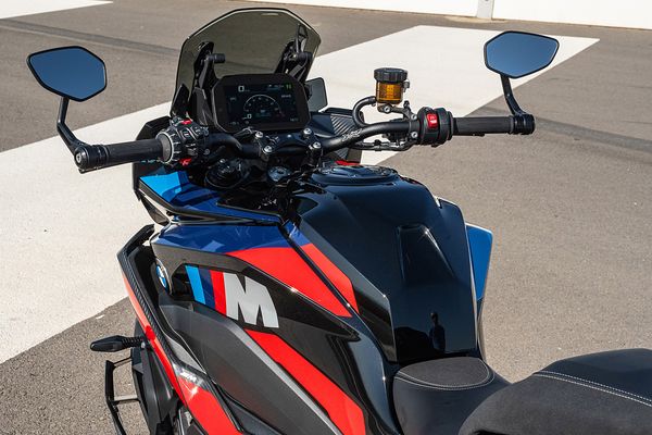 BMW M 1000 XR