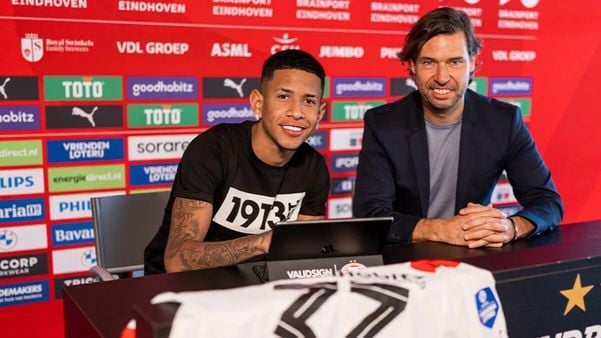 Savinho foi emprestado ao PSV, mas não obteve sucesso no futebol holandês