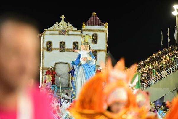 Unidos da Piedade desfila no Sambão do Povo no Carnaval de Vitória 2023  