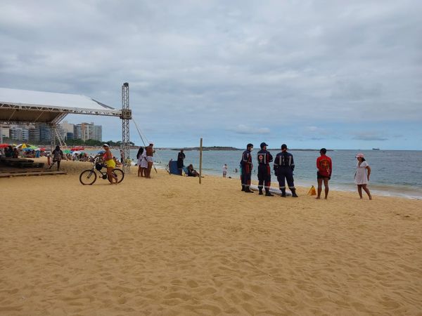 Homem morre afogado na Praia da Costa, em Vila Velha