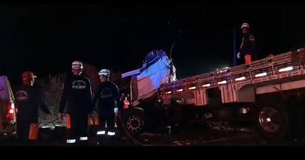 Pelo menos 25 pessoas faleceram e seis ficaram feridas em acidente em Norte da Bahia na noite deste domingo (7)