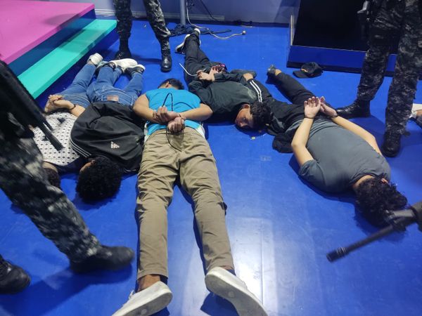 Homens armados foram detidos após invadir estúdio de TV no Equador
