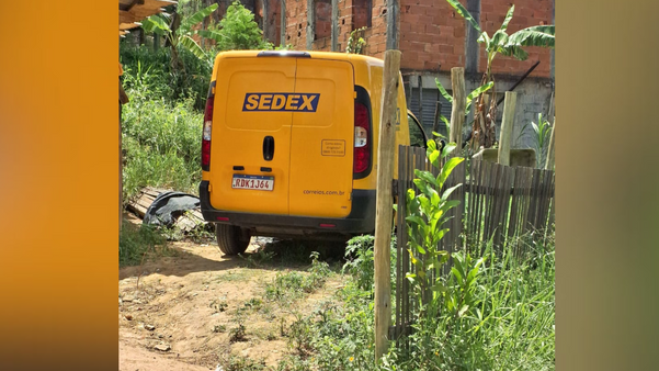 Veículo clonado, com identificação dos Correios, apreendido pela Guarda