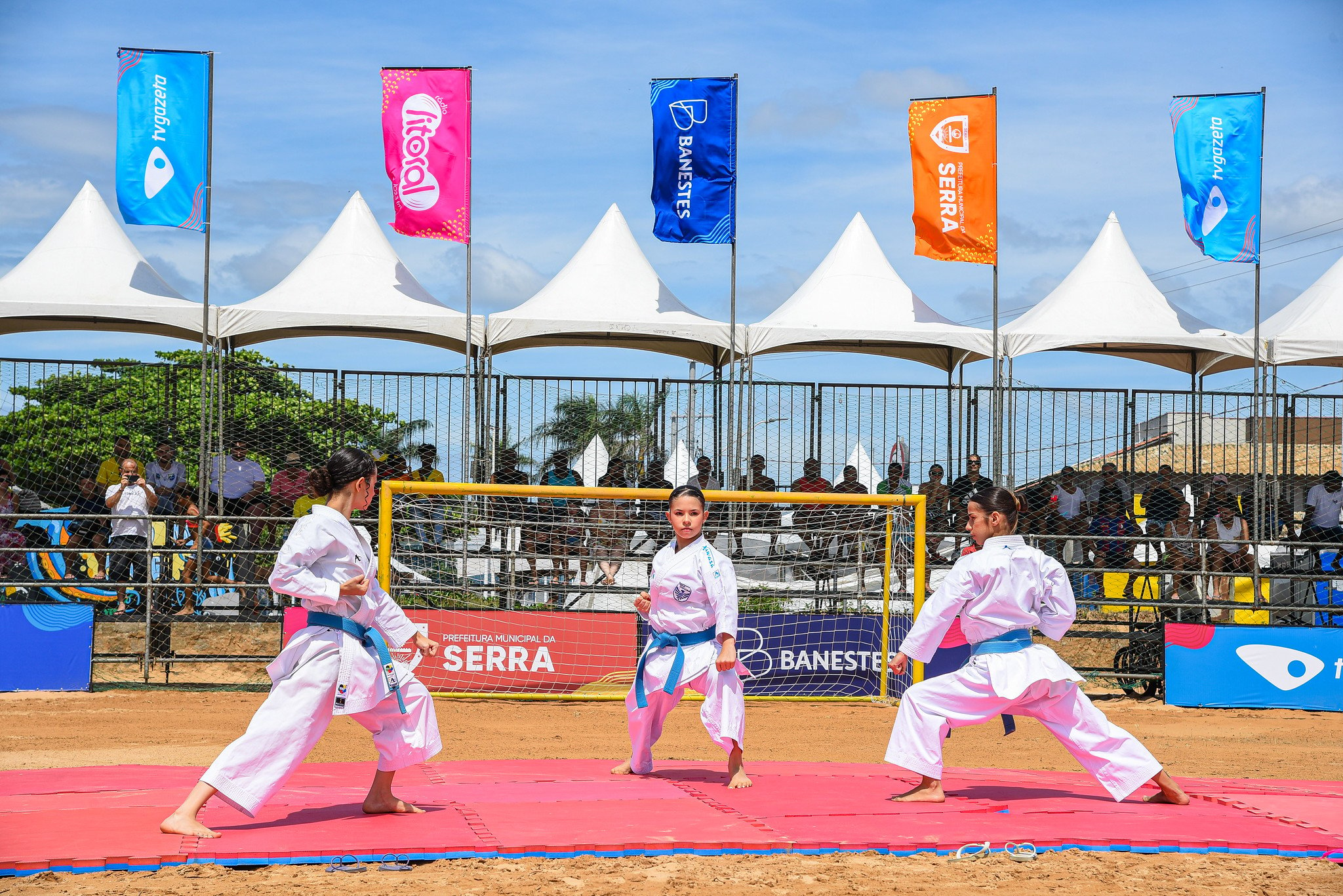 Programação da Arena de Verão 2024 promete esquentar as areias de Jacaraípe reunindo atividades esportivas, música e diversão para todas as idades