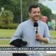 Repórter de afiliada da Globo faz carinho em cão durante entrada ao viv
