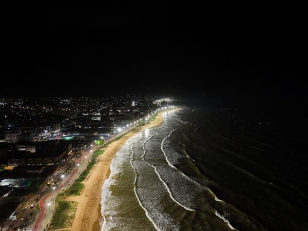 Para garantir a segurança, as ruas do municípios já estão 100% iluminadas com lâmpadas de LED por Prefeitura da Serra/Divulgação