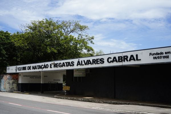 Princesa Isabel, Reta da Penha, onde escolas desfilaram antes do Sambão do Povo?