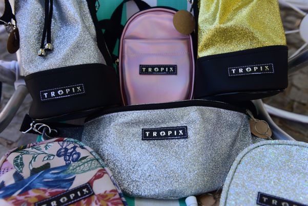 Bags e pochetes da Tropix por Ricardo Medeiros