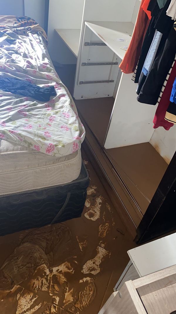 Chuva causa estragos e deixa prejuízo para morador de Viana há 4 anos por Acervo pessoal