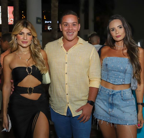 Emily Vasconcelos, Arthur Roberto e Patrícia Simonaci