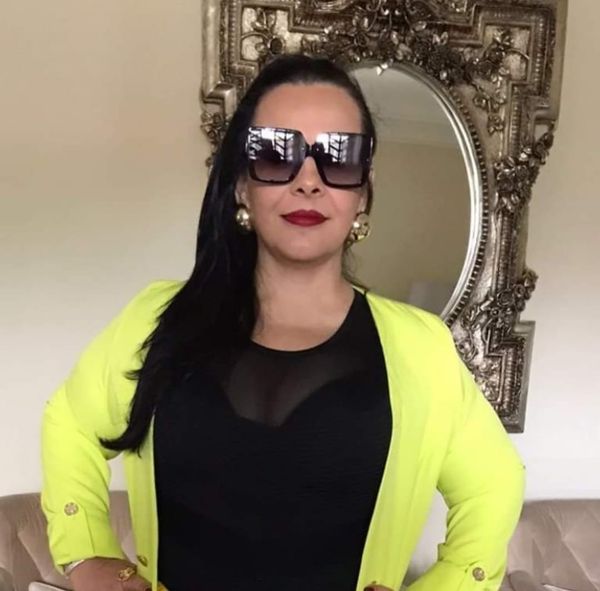 Jhose Campos Alves, de 45 anos, denunciada por estelionato contra várias vítimas na Ilha  do Boi e outras cidades do ES por Arquivo pessoal/redes sociais