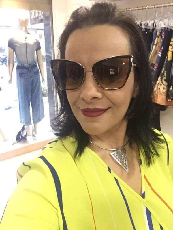 Jhose Campos Alves, de 45 anos, denunciada por estelionato contra várias vítimas na Ilha  do Boi e outras cidades do ES por Arquivo pessoal/redes sociais