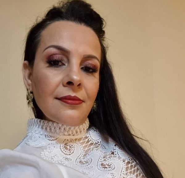 Jhose Campos Alves, de 45 anos, denunciada por estelionato contra várias vítimas na Ilha  do Boi e outras cidades do ES por Arquivo pessoal/redes sociais