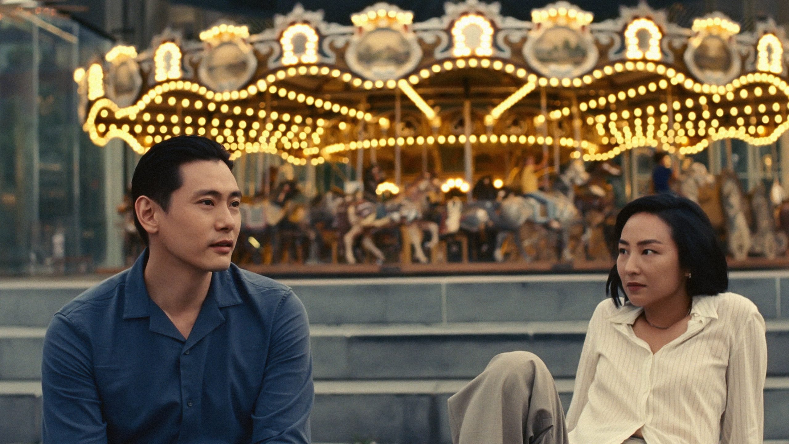 Em seu filme, diretora Celine Song conduz com maestria silêncios, olhares e hesitações em história sobre duas pessoas e uma paixão perdida