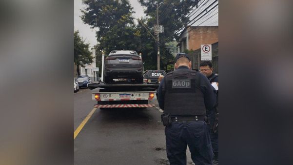 Funcionária de cartório é detida com carro clonado em Vitória