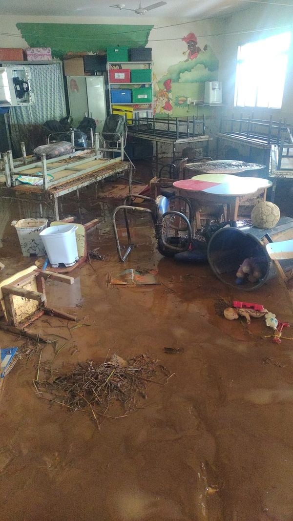 Livros e materiais são perdidos após creche ser tomada pela lama em Afonso Cláudio por Leitor A Gazeta