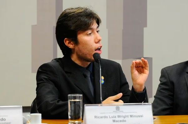 Ricardo Wright Minussi Macedo, investigado pela PF por espionagem ilegal da Abin, em audiência da Comissão de Direitos Humanos e Legislação Participativa (CDH) no Senado; ele é funcionário do bolsonarista Alan Rick