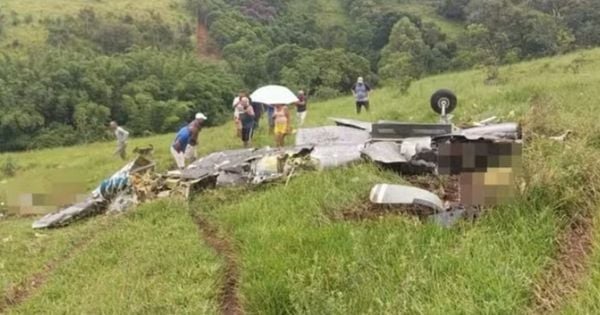 Bombeiros fazem buscas de outras possíveis vítimas na região de Itapeva; aeronave decolou de Campinas, no interior paulista